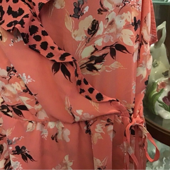 🆕👚AUCTION PRICE Georgette Ruffle Camisole Floral and Leopard Top👩🏻‍⚖️ - Picture 5 of 11